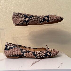 Karl Lagerfield Jayne Brown Snake Print, EUC, Size 8-1/2